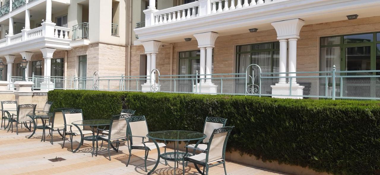 Apartcomplex Splendid Saints Constantine and Helena Exterior photo
