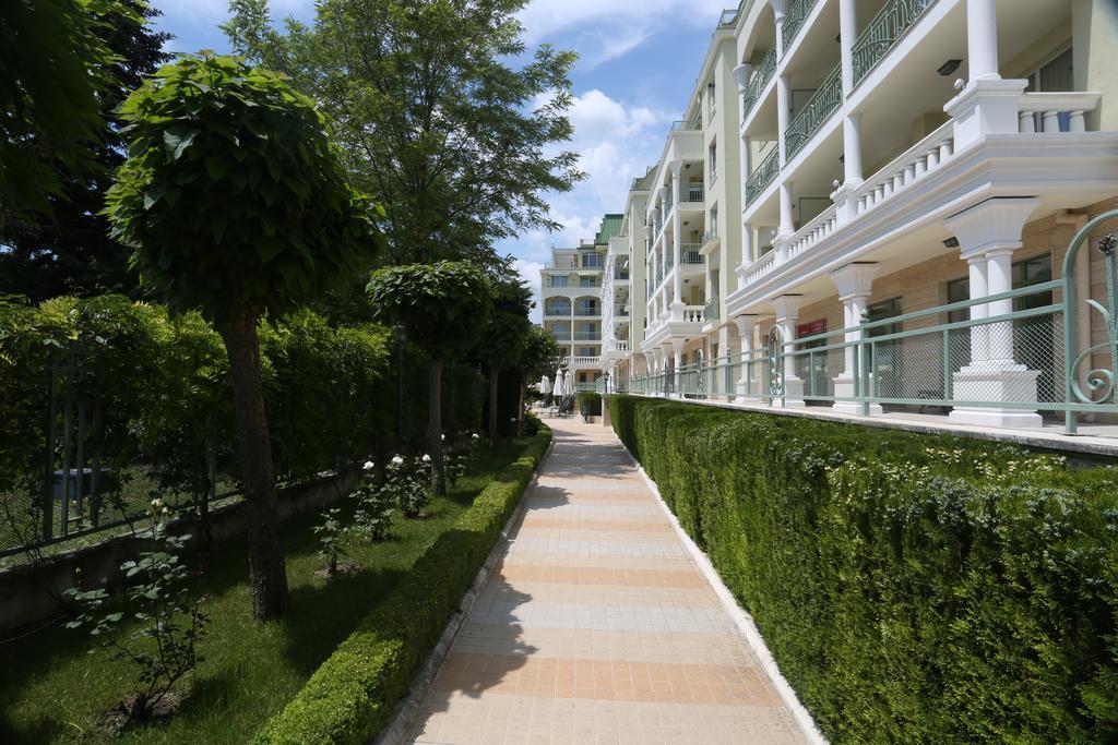 Apartcomplex Splendid Saints Constantine and Helena Exterior photo