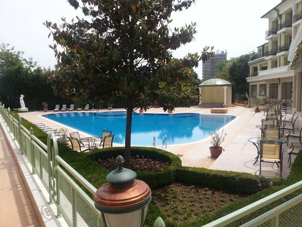 Apartcomplex Splendid Saints Constantine and Helena Exterior photo