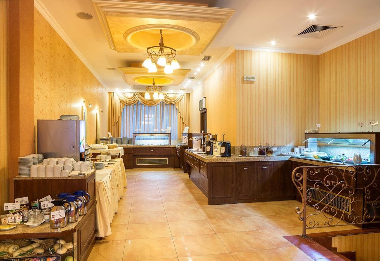 Apartcomplex Splendid Saints Constantine and Helena Exterior photo