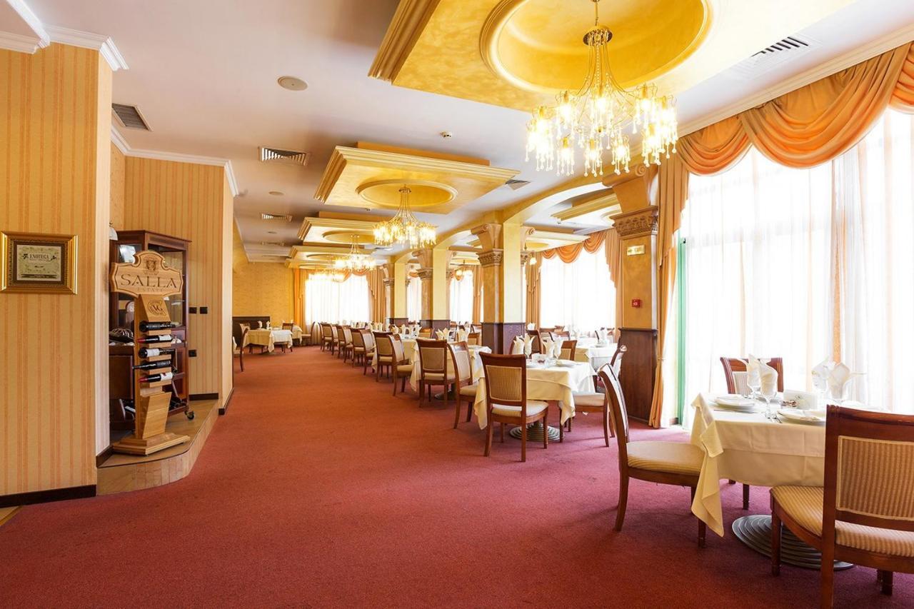 Apartcomplex Splendid Saints Constantine and Helena Exterior photo